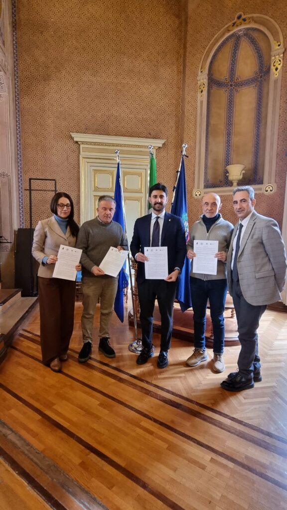 Anci Umbria, Asu, Odg e Gus dell’Umbria firmano il protocollo d’intesa per rafforzare la comunicazione pubblica e gli uffici stampa dei Comuni